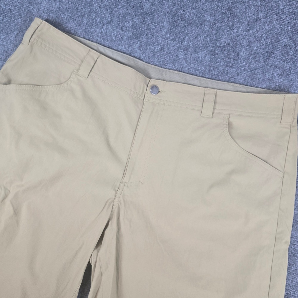 Columbia Men's‎ 40W 10L Beige Outdoor Utility Cargo Shorts Zip Pockets